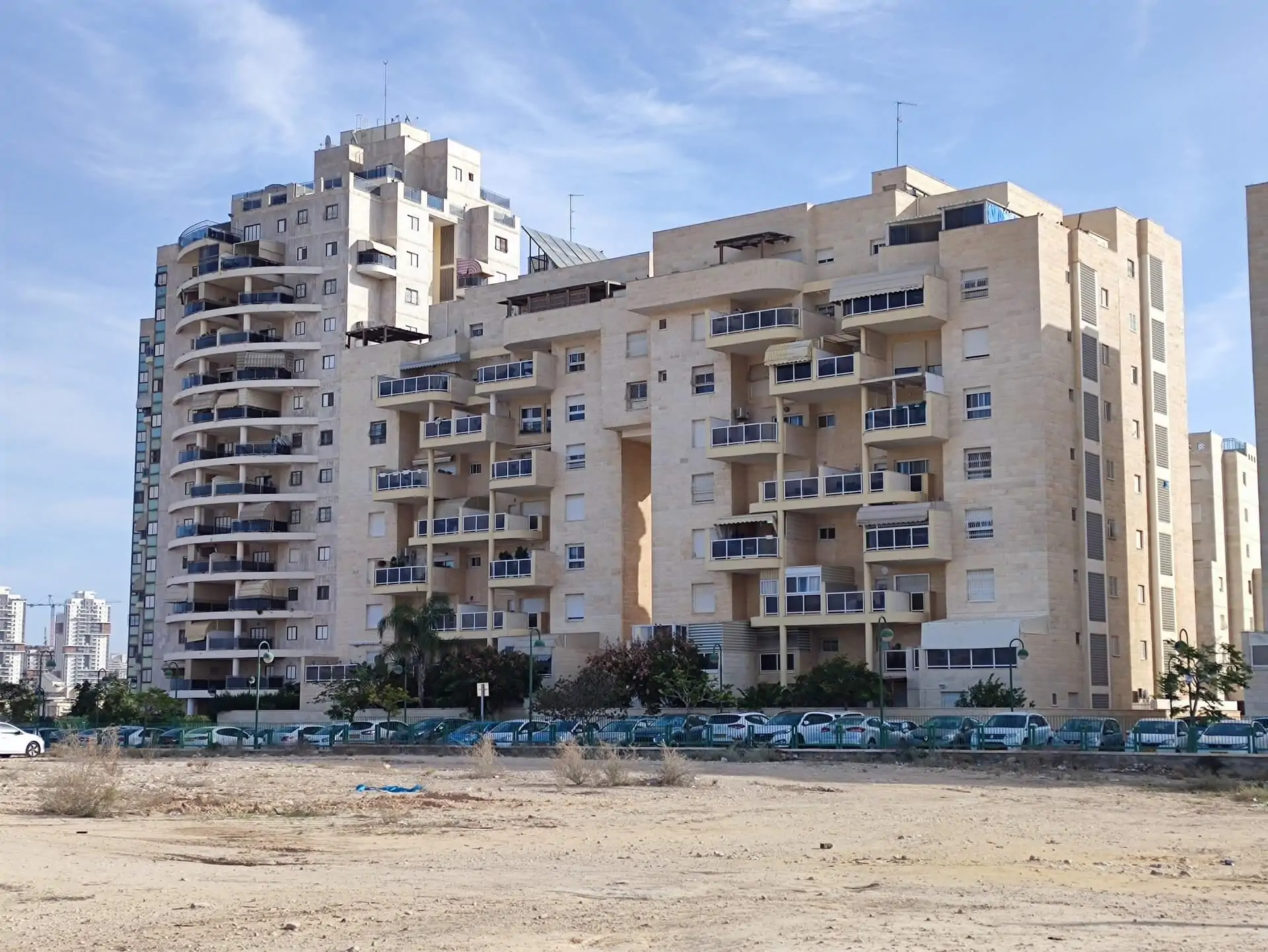 Immeubles avec parking à Neot Abraham, Neve Ze'ev, Be'er-Sheva