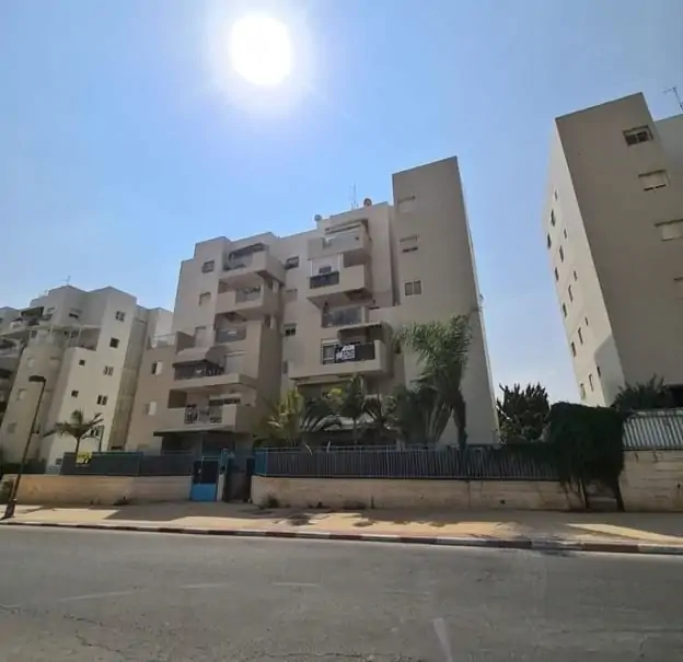 Un immeuble de 5 étages à Ramot HaAndarta, Be'er-Sheva, Israël 